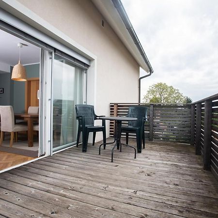 Apartment Rozalija Zirovnica Exteriör bild